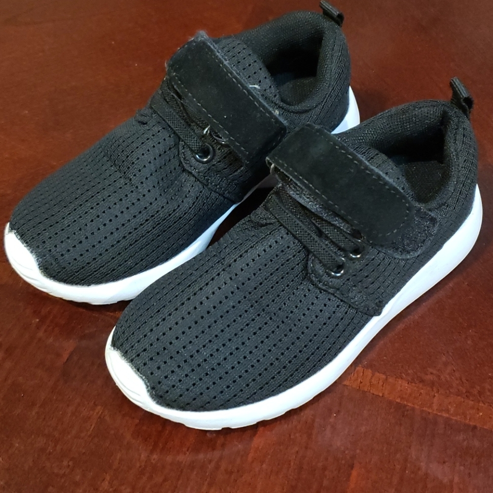 Toddler size 9 black and white sneakers